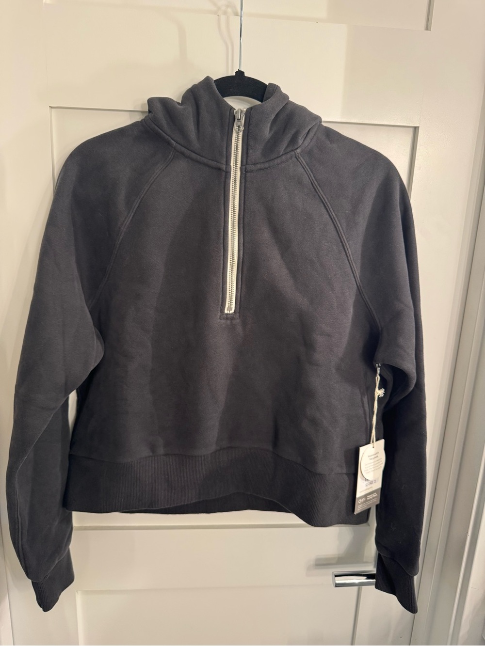 Vuori restore half zip hoodie washed black NWT size small